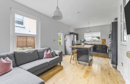 Plymouth Casa | Spacious & Stylish 5-bedroom Edwardian Townhouse in Plymouth