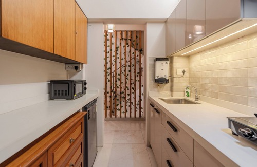 Pune Apartamento | Spacious & Stylish Apartments, Just 6 KM from Pune Airport!