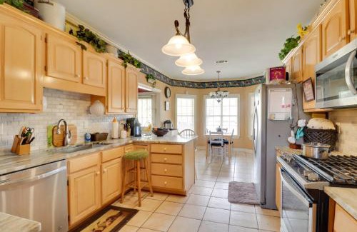 Ridgeland Casa | Spacious Suburban Home with Pool Access in Ridgeland
