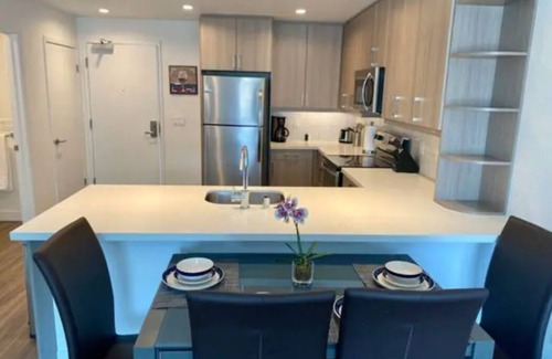 Chinatown Apartamento | Spacious Suite in DTLA with 1BR, Pool & Gym!!!