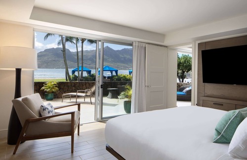 Nawiliwili Hotel | Spacious Suite w/ Private Lanai | Beachfront Retreat w/ Airport Shuttle