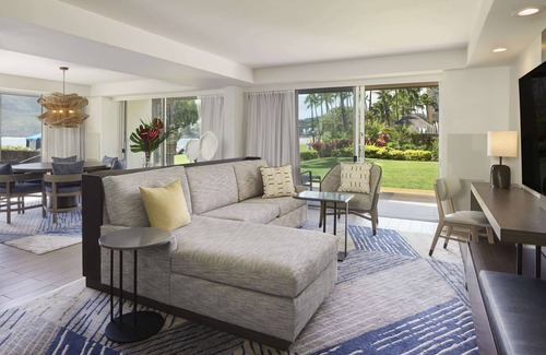 Nawiliwili Hotel | Spacious Suite w/ Private Lanai | Beachfront Retreat w/ Airport Shuttle