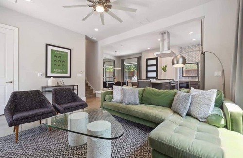 Govalle Casa | Spacious Sunlit Home | Heated Pool