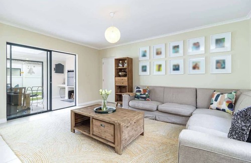 Bloubergstrand Casa | Spacious Sunningdale Retreat with Poolside Charm