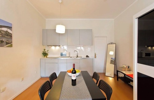 Uniao de Freguesias do Centro Apartamento | Amplio piso soleado | Ubicación de Ace | Garaje