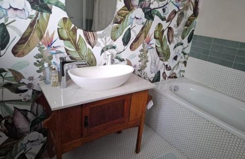 Stellenbosch Villa | Spacious Sunny home in secure leavy area