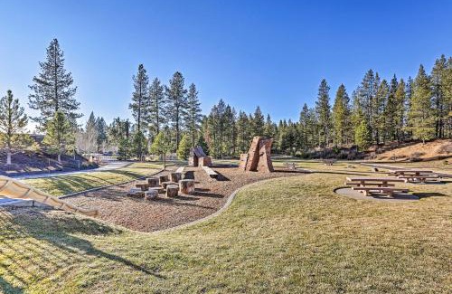 Deer Park Casa | Spacious Sunriver Home with Hot Tub and Gas Grill