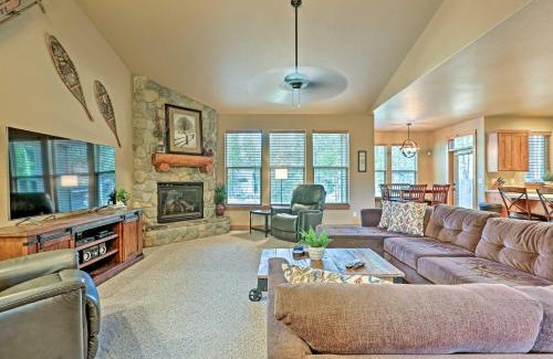 Deer Park Casa | Spacious Sunriver Home with Hot Tub and Gas Grill