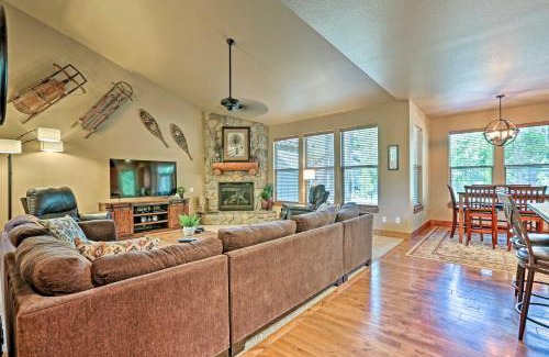 Deer Park Casa | Spacious Sunriver Home with Hot Tub and Gas Grill