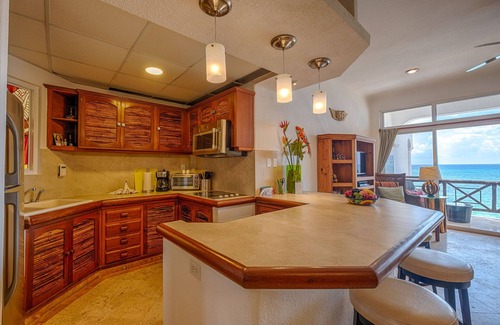 Akumal Condominio | Elegance plus comfort beachfront condo, pool, WiFi and AC