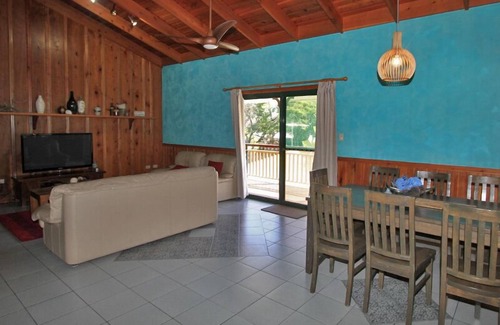 Amity Point Apartamento | Spacious top floor 4 bedroom unit - walking distance to beach