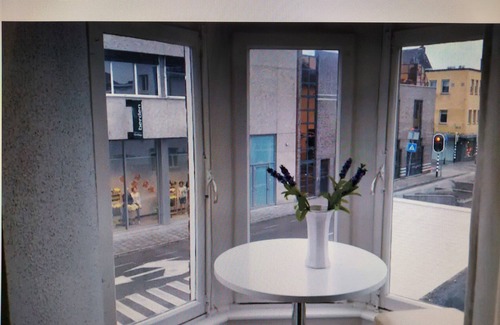 Sittard Apartamento | SPACIOUS TOWER APARTEMENT IN CENTRE SITTARD. Free privat parkinglot.