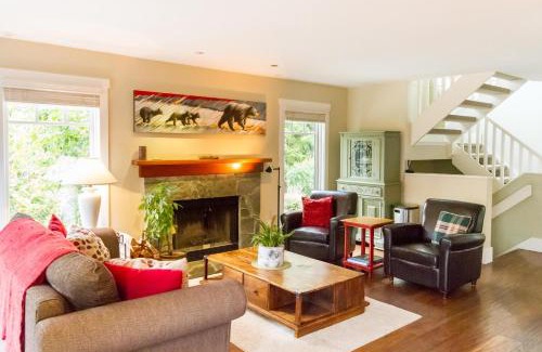 Upper Village Casa | Spacious Town Home with Private Hot Tub