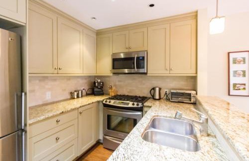 Upper Village Casa | Spacious Town Home with Private Hot Tub