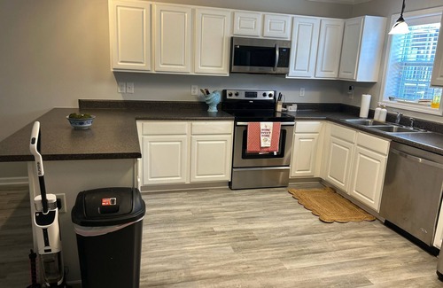White Lake Casa | Spacious townhome in private community with community pool and lake access