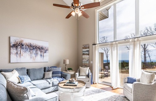 Fairfield Bay Casa | Spacious Townhouse with Stunning Views