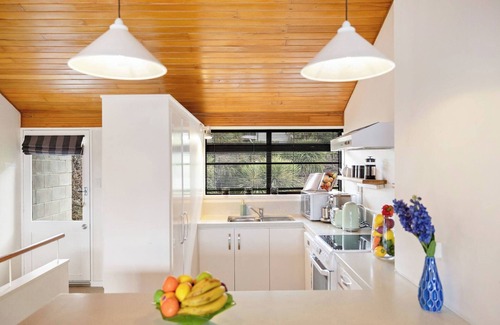 Fernhill Casa | SPACIOUS TOWNHOUSE INCREDIBLE ALPINE LAKE VIEWS