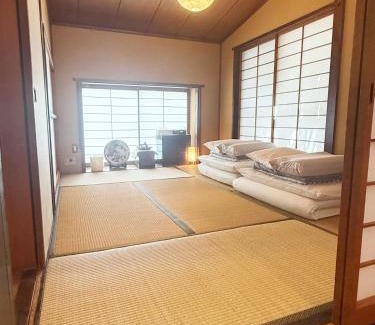Ebisunishi Apartamento | Spacious Traditional Japanese House with Modern Amenities near Shibuya for Families and Groups up to 12 Guests