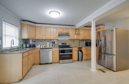 Triangle Casa | Spacious Triangle Townhome - Near Hiking & Golf!