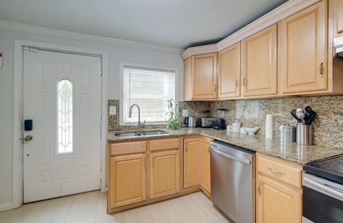 Triangle Casa | Spacious Triangle Townhome - Near Hiking & Golf!