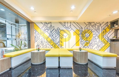 Thanon Phaya Thai Casa | Spacious Twin Escape | Deluxe Comfort for Two