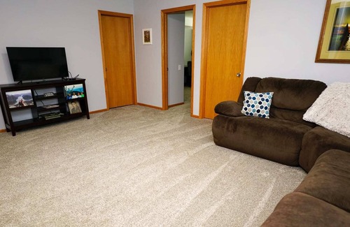 Fargo Casa | Spacious Twin Home near West Acres and Sanford Medical Center