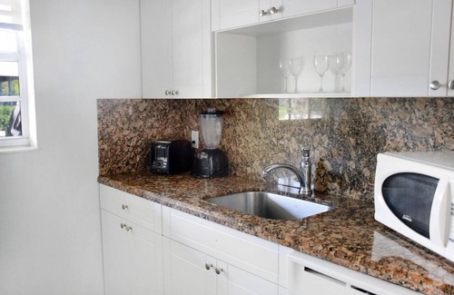Key Biscayne Apartamento | Amplios minutos de dos dormitorios a la playa -