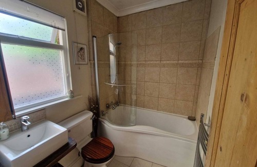 West Ealing Apartamento | Spacious two bedroom garden flat close to West Ealing Elizabeth line station