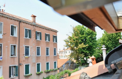 Castello Apartamento | Spacious two-bedroom, two-bathroom apartment in old town, Biennale area