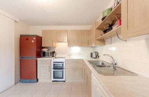 West Hill Apartamento | Spacious Two Double Bedroom Flat