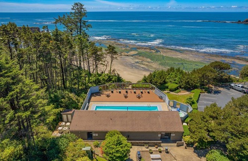 Otter Rock Apartamento | Spacious Two-Level Ocean-View Villa with Loft