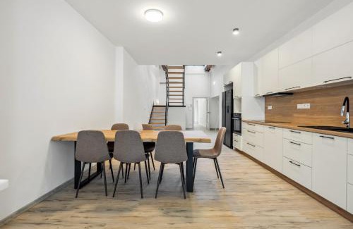 Benesov Apartamento | Spacious two-storey apartment with a terrace in the city center