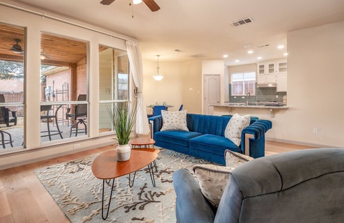 Prestmont Casa | Spacious Two-Story Home in Frisco w/ EV Charger