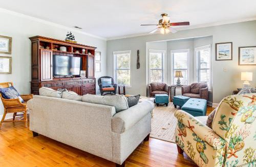Tybee Island Casa | Spacious Tybee Island Retreat with Private Pool
