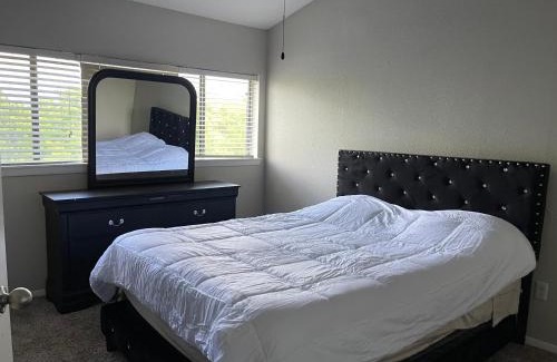 Fort Worth Apartamento | Spacious Unique 2br/2ba in Fort worth