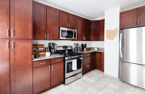 Cleveland Casa | Spacious University Circle 6BR Gem w/ Game Room