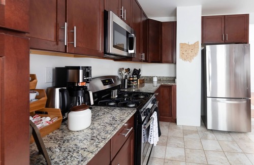Cleveland Casa | Spacious University Circle 6BR Gem w/ Game Room