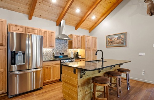 Coram Cabina | Spacious, Updated Lodge-Minutes to Glacier Park!