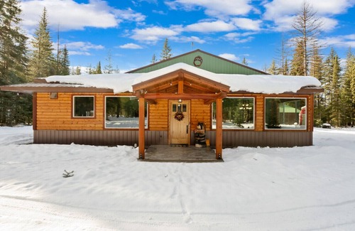 Coram Cabina | Spacious, Updated Lodge-Minutes to Glacier Park!
