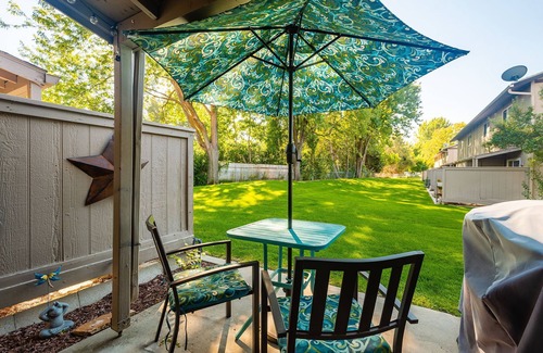 Eagle Casa | Spacious, Upgraded and Comfortable! Eagle Two Bedroom Retreat!