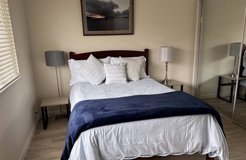 Goleta Apartamento | Spacious Upper Apartment
