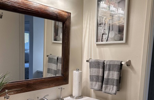 Goleta Apartamento | Spacious Upper Apartment
