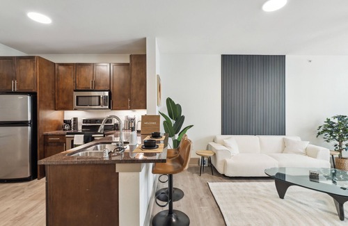 Old East Dallas Apartamento | Spacious Uptown Apartment. Great Location. Free Parking. Pet Friendly!