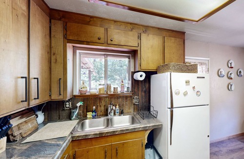 California Hot Springs Casa | Spacious home in Sequoia National Forest