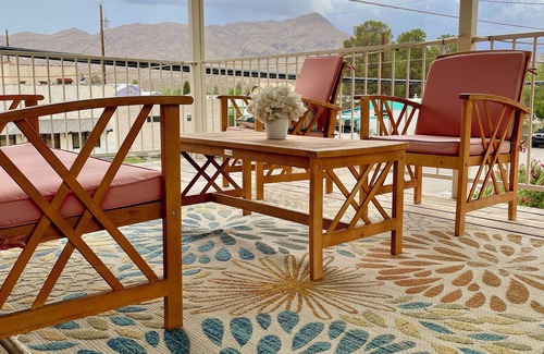 Truth or Consequences Apartamento | Spacious 2-bedroom apartment on the Hot Springs District