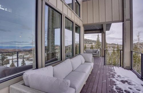 Brian Head Casa | Spacious Utah Escape with Balcony and Mountain Views!