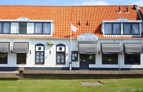 Zoutelande Casa | Spacious vacation home with 9 rooms, ideal for families, companies, or groups of friends.
