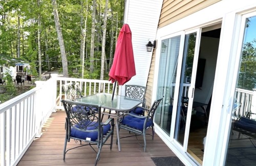 Laconia Casa | Spacious vacation spot on Lake Winnisquam! Sleep up to 8