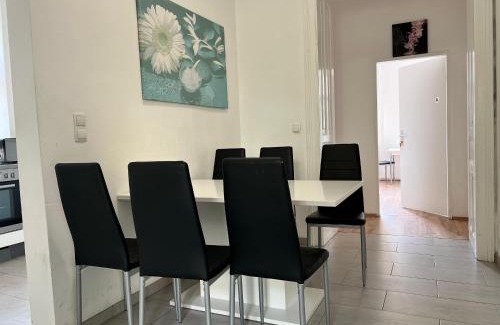Simmering Apartamento | Spacious Vienna 4BR Stay for Friends & Families