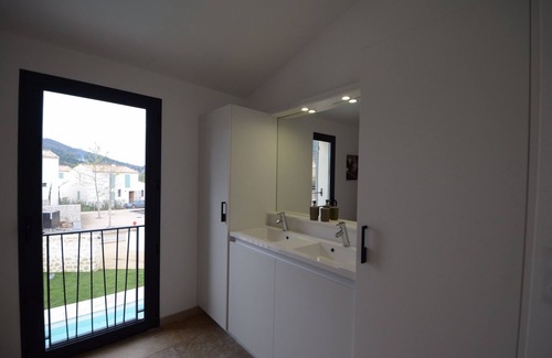 Malaucene Villa | Amplio apartamento con un estilo moderno provenzal, a los pies de la montaña calva